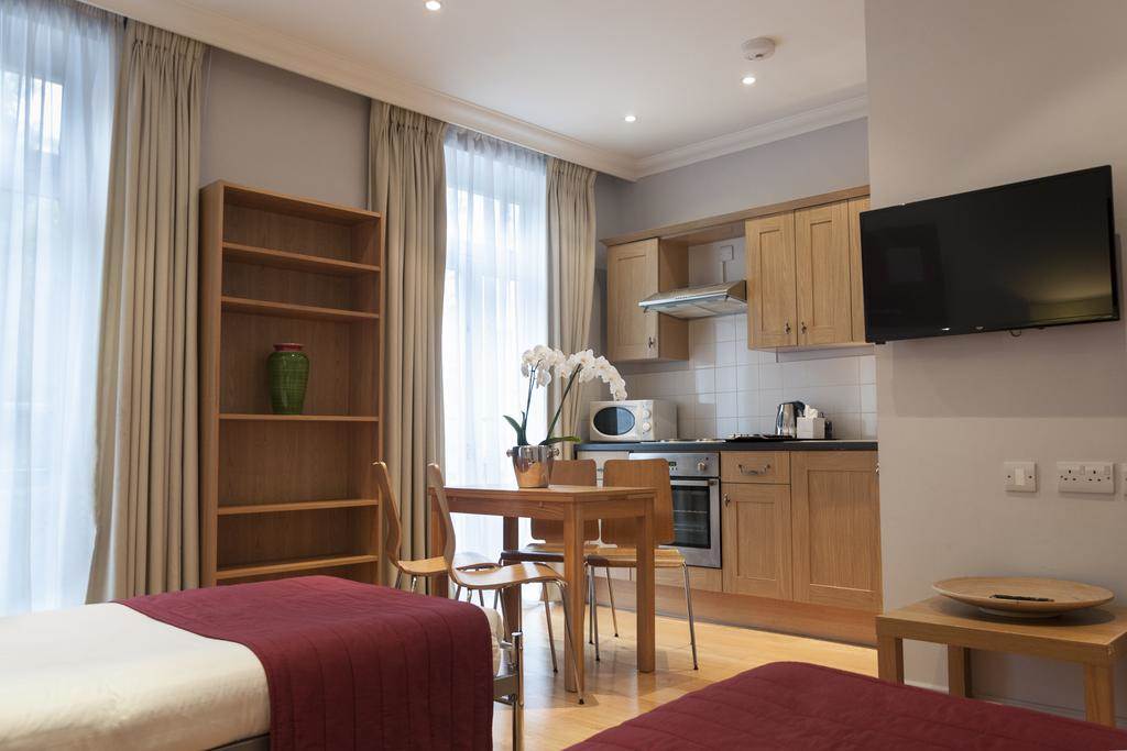 12 London Street Apartment