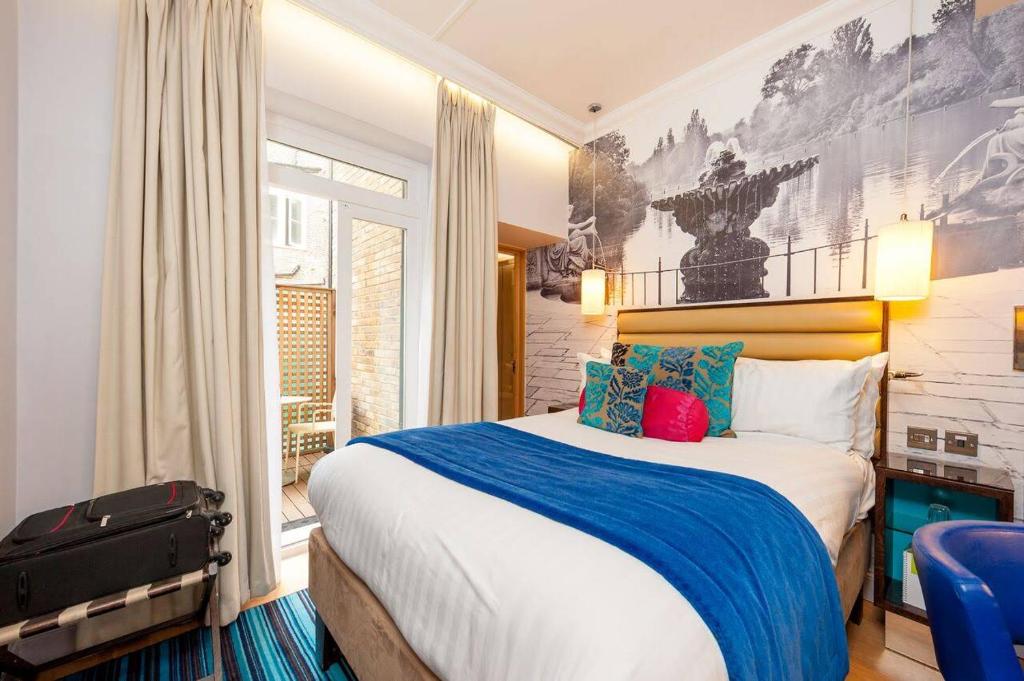Indigo London Paddington Premium Queen Room with Private Patio