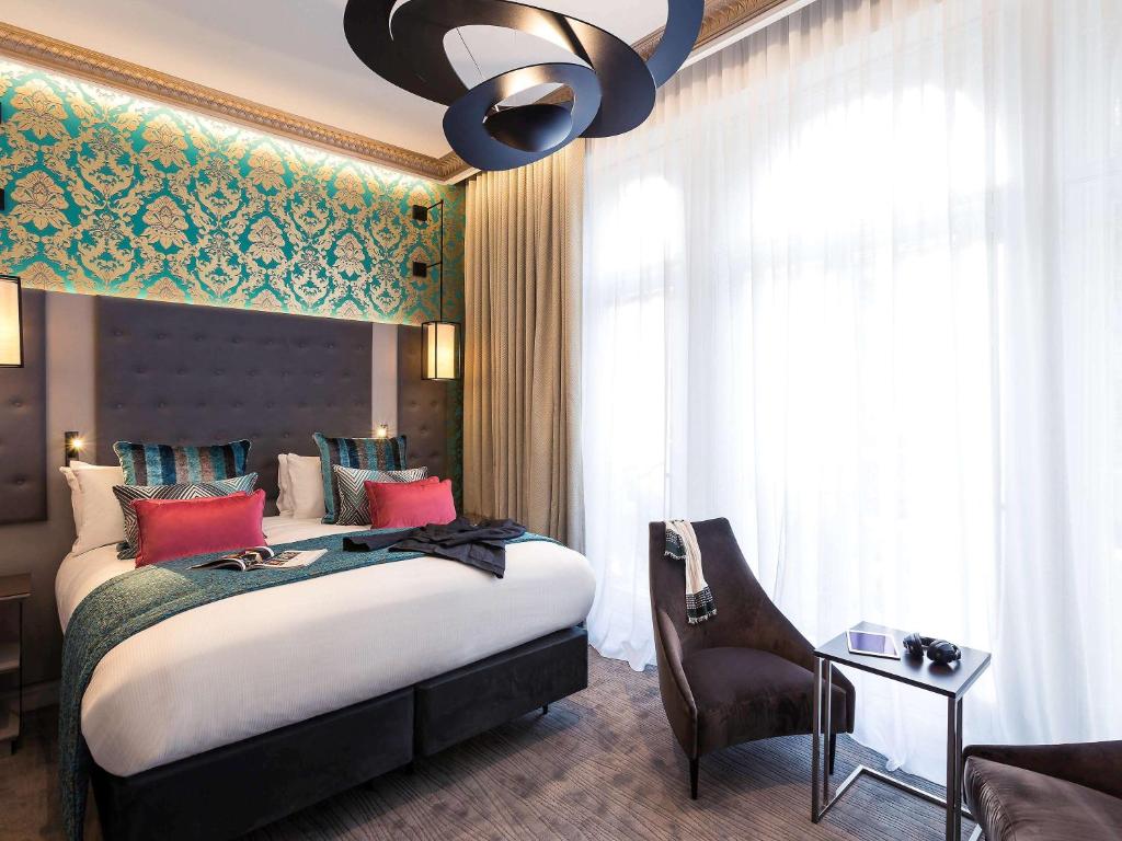 Mercure London Hyde Park Hotel Junior King Suite