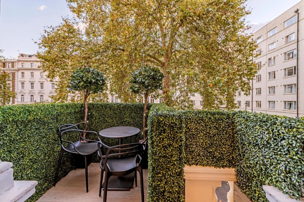 Mercure London Hyde Park Hotel Junior King Suite Gardern View