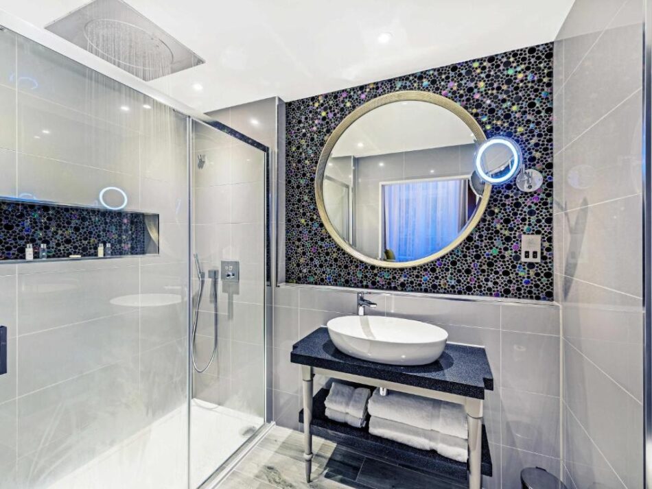 Mercure London Hyde Park Hotel Superior Room