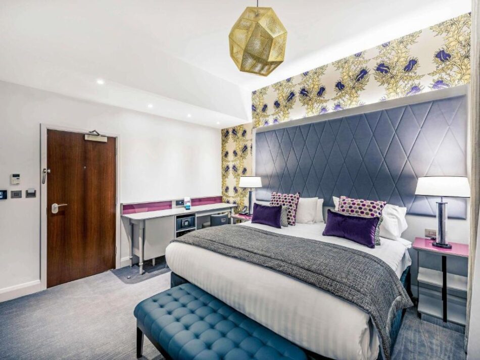 Mercure London Hyde Park Hotel Superior Room