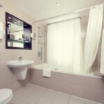 Mercure London Paddington Hotel Executive King Bathroom