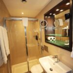 Mercure London Paddington Hotel Standard Double Bathroom