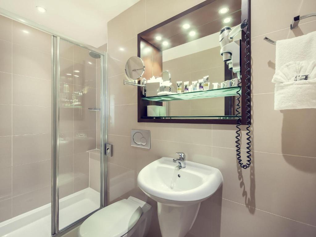 Mercure London Paddington Hotel Standard Single Bathroom