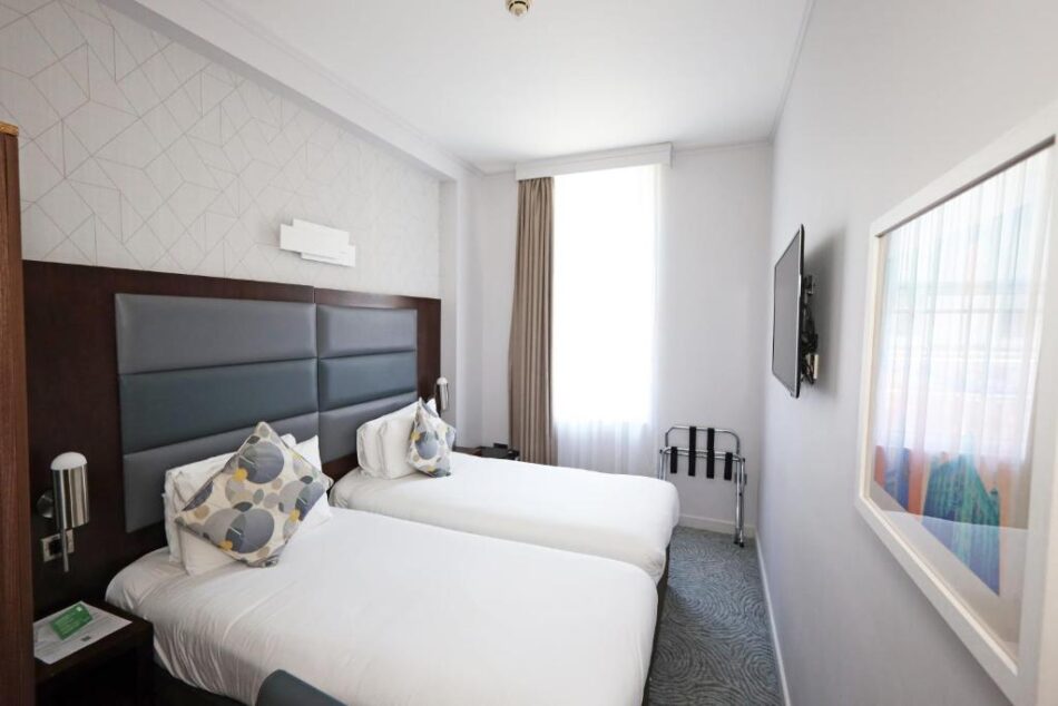Mercure London Paddington Standard Twin Room