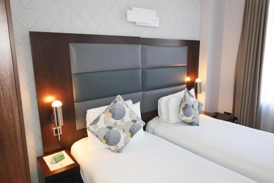 Mercure London Paddington Standard Twin Room