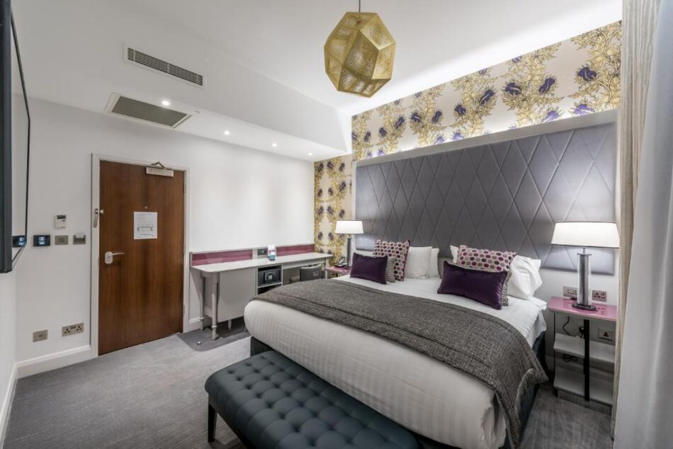 Mercure London Hyde Park Hotel Superior Room